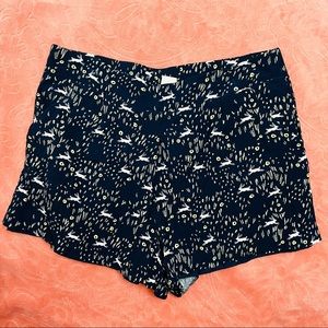 NWOT Disney White Rabbit pattern shorts